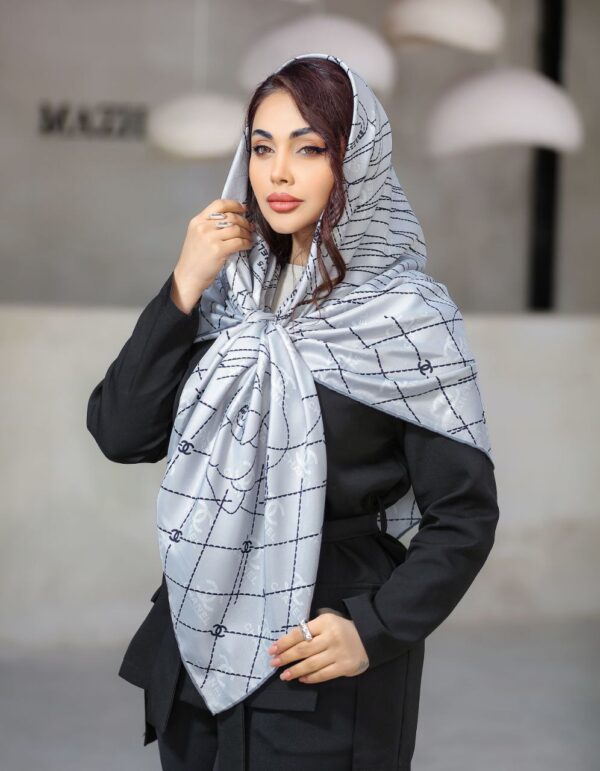 روسری ابریشم توییل دور دست‌دوز کد ۲۲۶